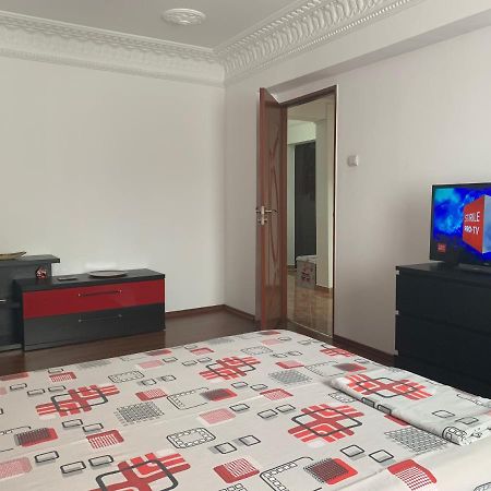 Center Apartment Галац Экстерьер фото